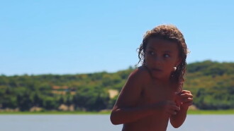 Santo de Casa Não Faz Milagre Trailer
