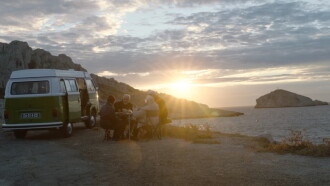 Schnocks, la vie en vieux Trailer