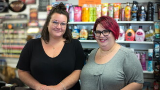 Sexe Shop : une affaire de famille Trailer