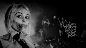 Sexo, zombies y Bret Michaels Trailer