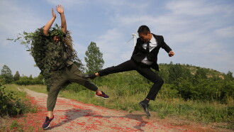 Shi Tou Cun Bian Xing Ji Trailer