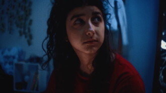 Sob o Céu de Saturno Trailer