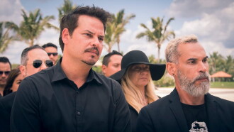 Sol y Luna: Dos Mejor Que Una Trailer