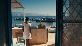 Spiaggia di vetro Trailer