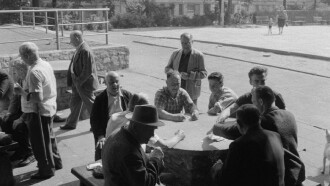 Spielplatz Trailer