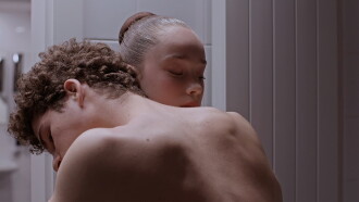 Suspendu Trailer