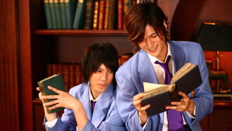 Takumi-kun Series: Rainbow Colored Glass Trailer