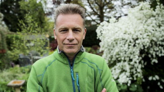 The British Garden: Life and Death on Your Lawn Trailer