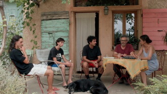 Trois oiseaux bleus Trailer