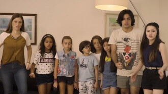 Uma Tia da Pesada Trailer