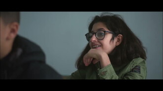 Un bon début Trailer