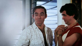 Una Macho En El Salon de Belleza Trailer