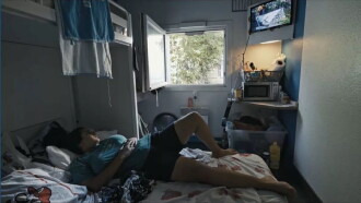 Une chambre à elle Trailer