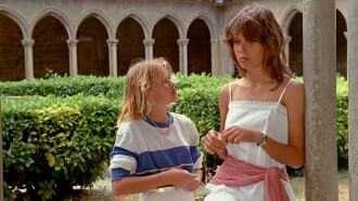 Une glace avec deux boules... Trailer