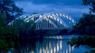 Vimy Bridge Trailer