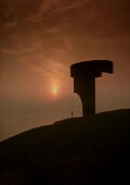 Chillida: el arte y los sueños (Chillida: art and dreams)