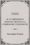 M. le président passant devant la compagnie d’honneur