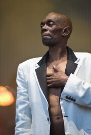 Faithless: Glastonbury Festival 2002 Faithless: Glastonbury Festival 2002