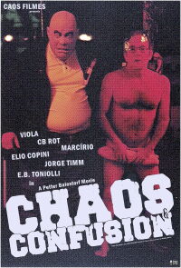 Super Chacrinha e seu amigo Ultra-Shit em Crise Vs. Deus e o Diabo na Terra de Glauber Rocha (1997)