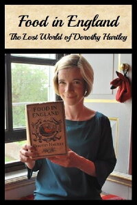 Food in England: The Lost World of Dorothy Hartley (2012)