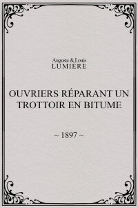 Ouvriers réparant un trottoir en bitume (1898)
