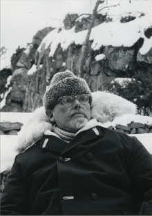 A portrait of the painter Oluf Høst Trailer