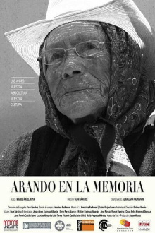 Arando en la memoria Trailer