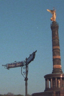 Couleur du temps. Berlin, Août 1945 Trailer
