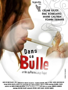 Dans sa bulle Trailer