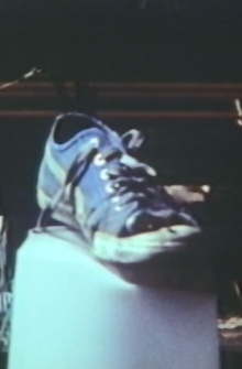 Der explodierende Turnschuh Trailer