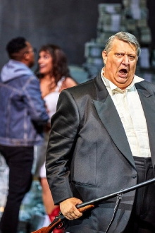 "Don Pasquale" aus der Staatsoper Hamburg Trailer