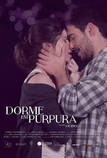 Dorme em Púrpura Trailer
