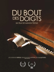 Du bout des doigts Trailer