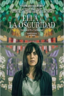 Ella y la oscuridad Trailer