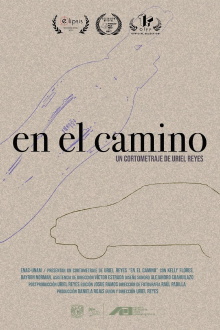 En el camino Trailer