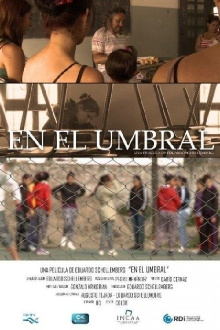 En el umbral Trailer