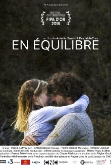En équilibre Trailer