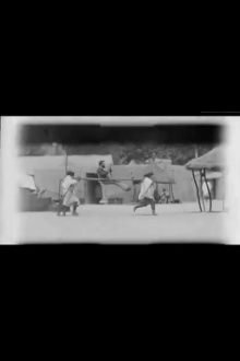 Félix Regnault assis sur un palanquin porté par des malgaches au pas Trailer