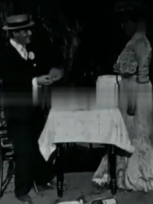Fregoli e signora al ristorante Trailer