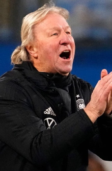 Horst Hrubesch - Ungeheuer erfolgreich Trailer