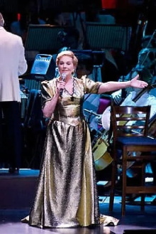 Julie Andrews - Sound of Orchestra Trailer