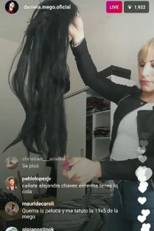 La mego prende fuego una peluca en vivo al grito de gorda sucia Trailer