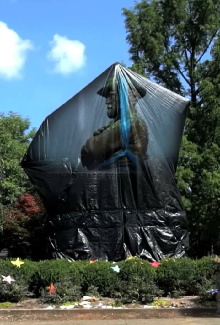La statue de Robert E. Lee à Charlottesville Trailer