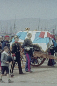 Le Dernier Roi de Gréce. L'arrivée à Athènes de la Dépouille Royale Trailer