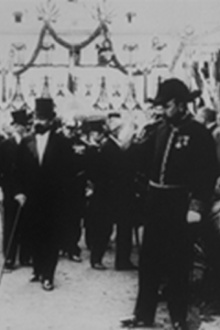 Le président arrivant à l’inauguration du monument de Paul Baudry Trailer
