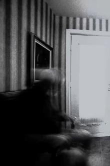 Le Vestibule Trailer