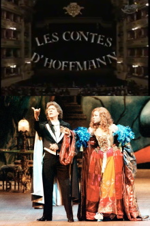 Les contes d'Hoffmann - Teatro alla Scalla Trailer