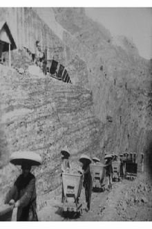 Les mines de charbon de Hon Gay Trailer