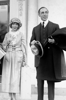 Lillian Gish in a Liberty Loan Appeal Trailer