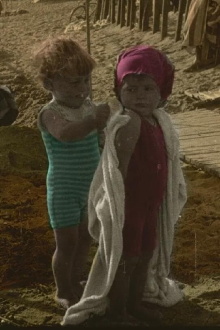 Lily et Teddy au bains de mer Trailer